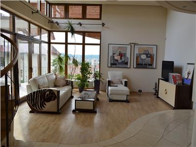 Luxurious Modern House For Sale In The Cornisa Area